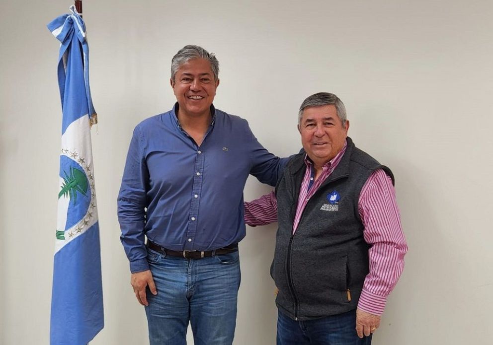 Rolando Figueroa se reunió con Manuel Arévalo, el líder de los petroleros jerárquicos