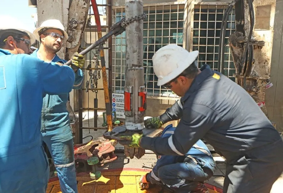 Vaca Muerta necesita más ingenieros: se reciben miles, pero faltan especialistas en petróleo.