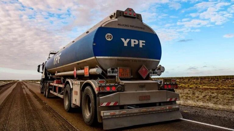 AESA e YPF inician una prueba piloto para crear ripio con residuos petroleros thumbnail