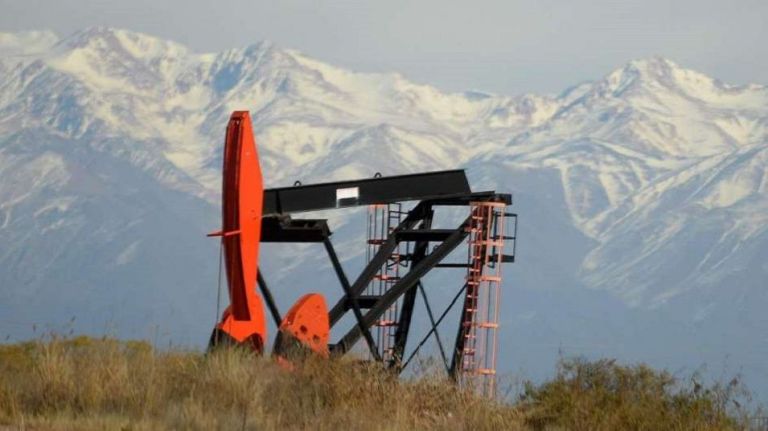 Mendoza: prorrogan la presentación de ofertas para 12 áreas petroleras thumbnail