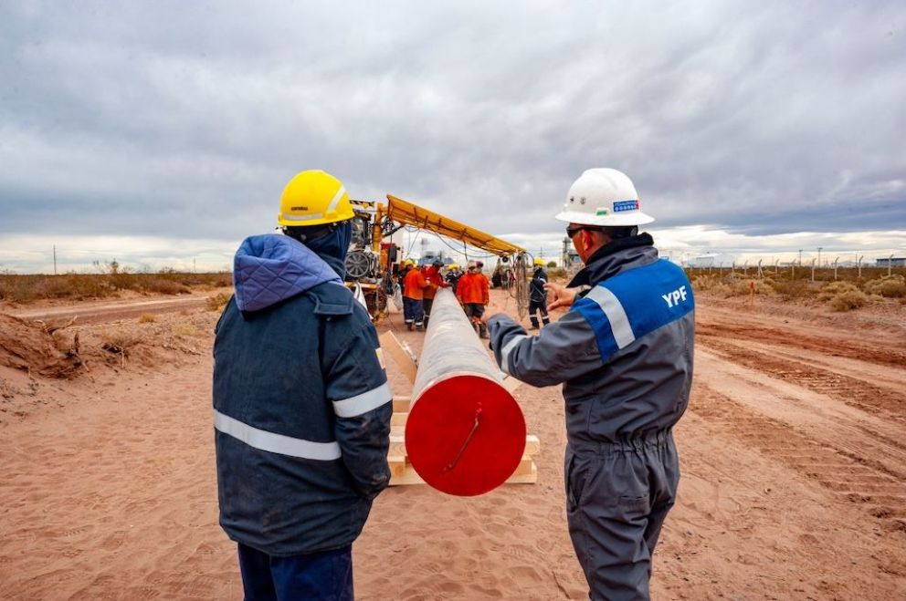 YPF comenzó la obra del oleoducto Vaca Muerta Sur, clave del shale oil del futuro