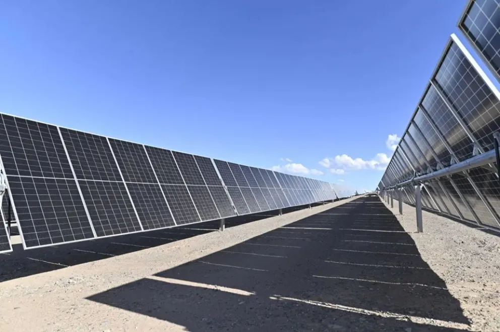 La energía limpia atrae el doble de inversión que los fósiles en el 2025