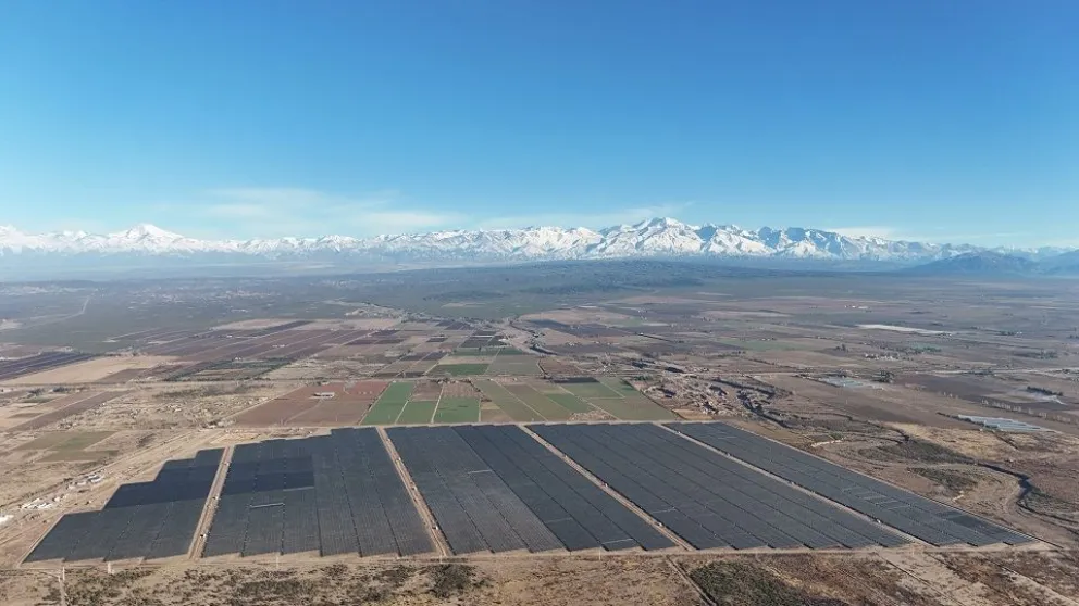 Genneia inaugura un nuevo parque solar en Mendoza y proyecta superar los  1,7 GW renovables en Argentina | Mejor Energía