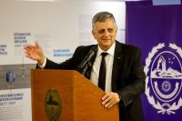 Marín descarta “cimbronazos” en naftas por la tensión en Ormuz y ratifica la política de promedios móviles de YPF