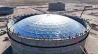  VMOS completó el montaje del techo del primer tanque en Punta Colorada y suma un hito clave para la terminal exportadora