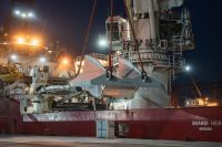 YPF completó en Puerto Quequén una operación clave para el desarrollo offshore de VMOS