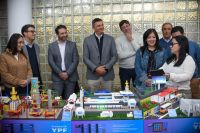 Fundación YPF entrega 88 maquetas educativas para escuelas de Neuquén