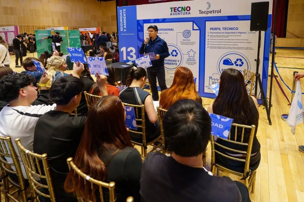 TecnoAventura acercó a los jóvenes al mundo de la energía.